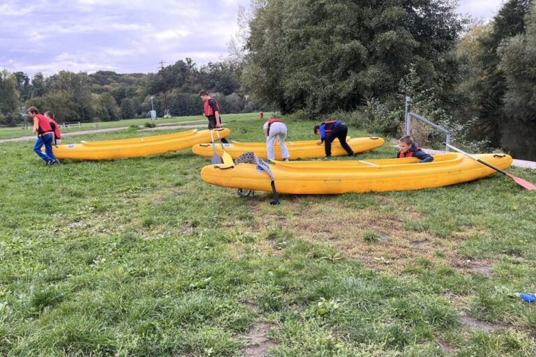 Vybíjená se zmrznutím a překážková dráha