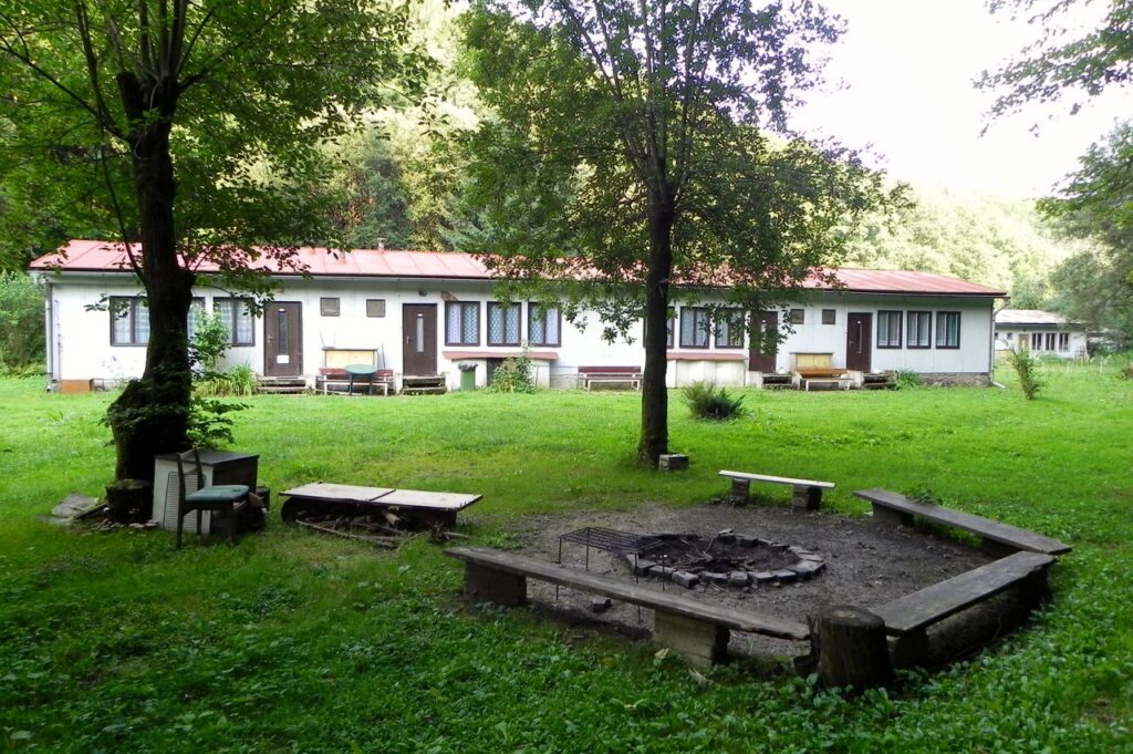 Základna Javor 52